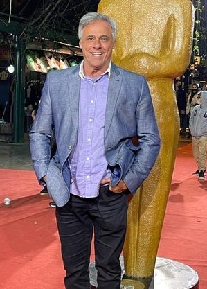 Oscar Magrini está em Paris