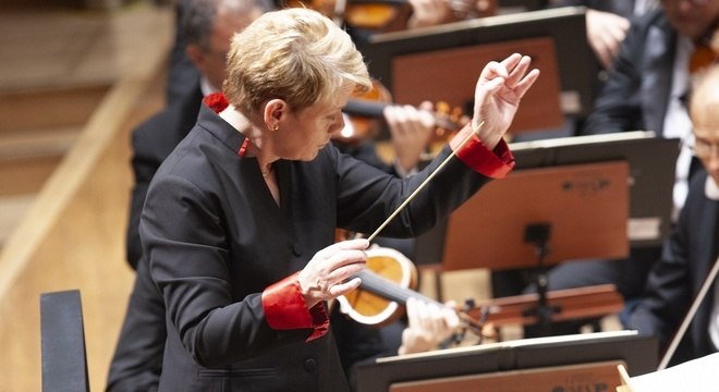 Marin Alsop foi a primeira mulher a assumir o cargo de regente titular da Osesp