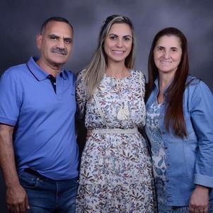 Osmar, Elisângela e Odete da Silva têm clínicas da Orthodontic