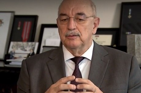 Ministro Osmar Terra fala sobre o Bolsa Família