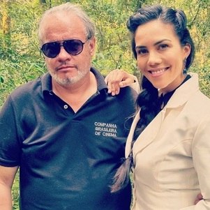 O diretor Osnei de Lima e Daniela Albuquerque nas filmagens em Quatro Irmãos