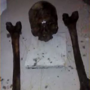Coveiros são suspeitos de vender clandestinamente ossos humanos - Notícias  - R7 São Paulo