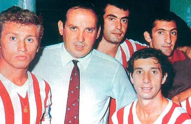 Osvaldo Zubeldía (argentino): 3 títulos - 1968 (Estudiantes-ARG), 1969 (Estudiantes-ARG) e 1970 (Estudiantes-ARG)