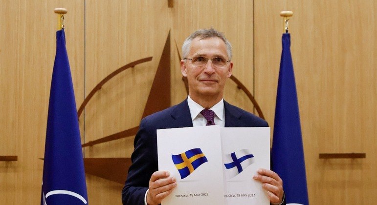 Finl&acirc;ndia e Su&eacute;cia apresentam pedidos de entrada &agrave; Otan - Not&iacute;cias - R7  Internacional