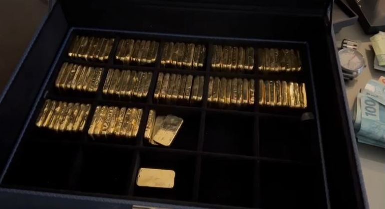 Ouro, dinheiro e objetos de luxo apreendidos durante cumprimento de mandado judicial
