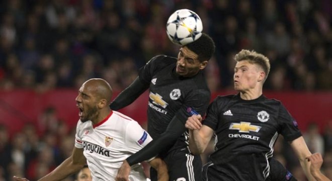 Outra possibilidade que o clube espanhol cogitou é a do francês N'Zonzi. Campeão da Copa do Mundo pela França, o jogador já expressou o desejo de deixar o Sevilla, e a cláusul