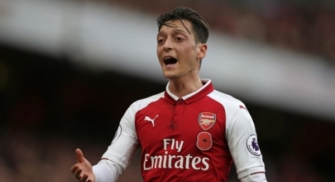 Özil tem um dos salários mais altos do elenco 