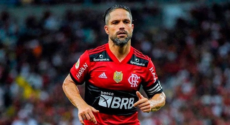 Outro da ‘geração 85’ do Flamengo que está na reserva e com poucas chances é Diego Ribas. Embora o banco já seja uma realidade do meia há algumas temporadas, o jogador é identificado com o clube. Para tirar o camisa 10 rubro-negro, um bom projeto terá de ser apresentado