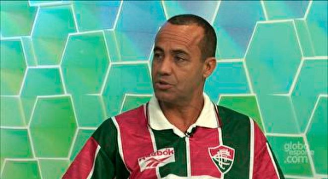 Outro jogador no qual o Fluminense apostou foi Ailton. O meia, que vinha do futebol asitico e no incio de 1995 teve sua volta ao Flamengo rejeitada por Klber Leite, ajudou a dar o toque de bola do Tricolor das Laranjeiras. Curiosamente, na smula do jogo decisivo do Estadual, o terceiro gol do Flu est creditado a ele. Ao L!, o meia disse em 2017: 'L est escrito o meu nome. A imagem pode at dizer o contrrio, mas eu vou contestar? (risos)'.