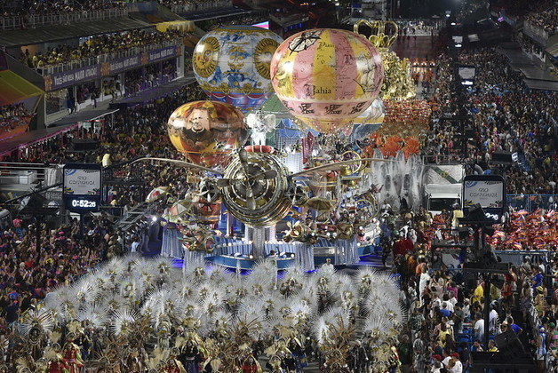 Outro ponto interessante da festa junina é que ela é a segunda festa popular brasileira mais importante do país, ficando atrás apenas do Carnaval. 