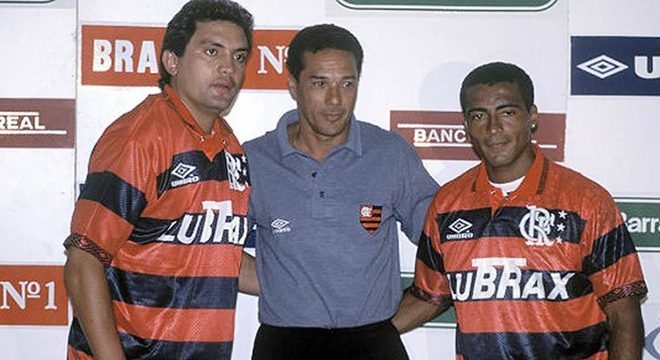 Outro tetracampeo mundial desembarcou na Gvea: Branco, lateral-esquerdo que fez o gol decisivo nas quartas de final de Brasil e Holanda. O Flamengo ainda trouxe o zagueiro Jorge Luiz, os meias William e Mazinho Oliveira e contratou o tcnico mais valorizado do futebol brasileiro: Vanderlei Luxemburgo.