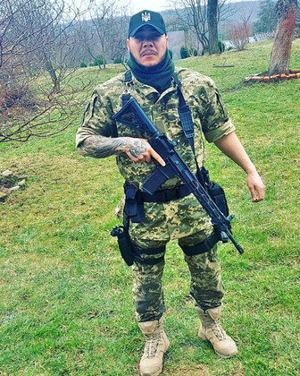 Outros brasileiros também estão lutando pela Ucrânia contra a Rússia. Entre eles, Leanderson Paulino, ex-militar do Exército Brasileiro, 27 anos.