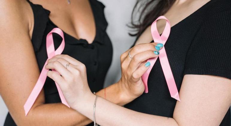 Rede de salões de São Paulo lançou campanha para apoiar mulheres com câncer de mama