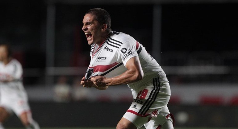 Pablo Maia comemora gol pelo São Paulo