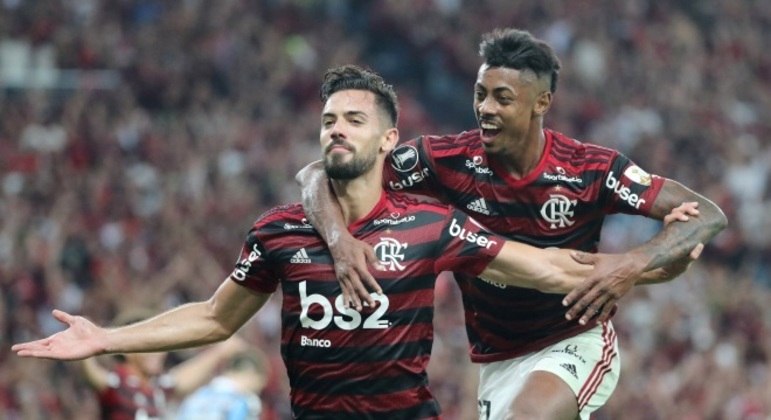Espanhol Pablo Marí em ação pela Libertadores com a camisa rubro-negra