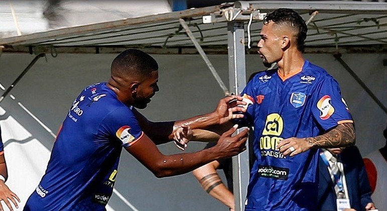 Pablo Thomaz comemora gol pelo Angra Audax na Taça Rio