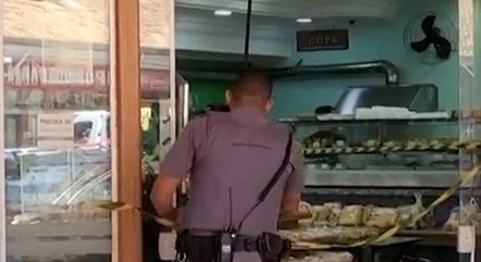 Padaria na zona sul onde homem atirou em pai e filho após confusão