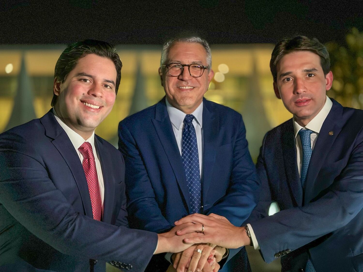 Padilha (centro) confirmou os nomes de Fufuca e Silvio Costa Filho no início de agosto