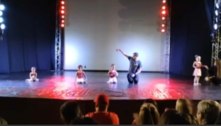 Vídeo de pai incentivando filha de 3 anos a dançar balé viraliza nas redes sociais 