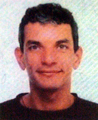 Gil foi condenado por assassinar a tiros o pai, Luiz Carlos Rugai, de 40 anos, e a madrasta, Alessandra de Fátima Troitino, de 33 anos, na casa do casal, em Perdizes, na zona oeste da capital. No julgamento, em 2013, o MPSP afirmou que, dias antes de morrer, Luiz Carlos havia descoberto que o filho tinha desviado R$ 150 mil de sua produtora. Depois de uma reunião a portas fechadas, ele rompeu com Gil e determinou a troca das fechaduras da casa e a instalação de câmeras no local para a proteção da família