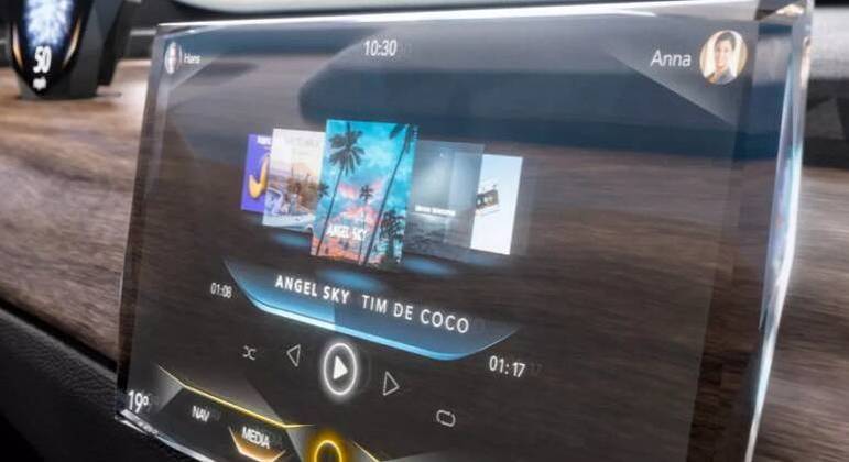 Ideia é integrar sistemas e controles do carro com a tela que em breve estará em marcas premium