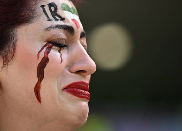 Proibidas de frequentar estádios em seu país, as mulheres iranianas mostraram sua força durante os jogos no Catar