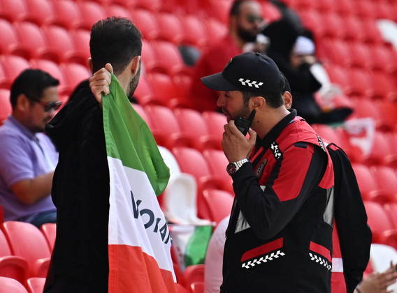 Torcedoras acusam governo do Irã de enviar espiões à Copa do Mundo, irã