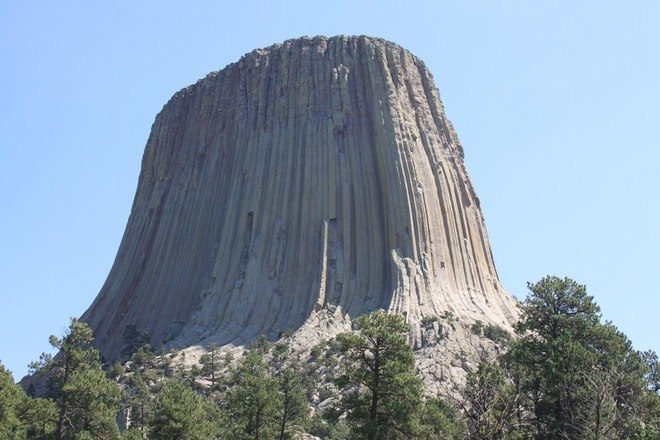 Essa é a Torre do Diabo, no estado americano do Wyoming