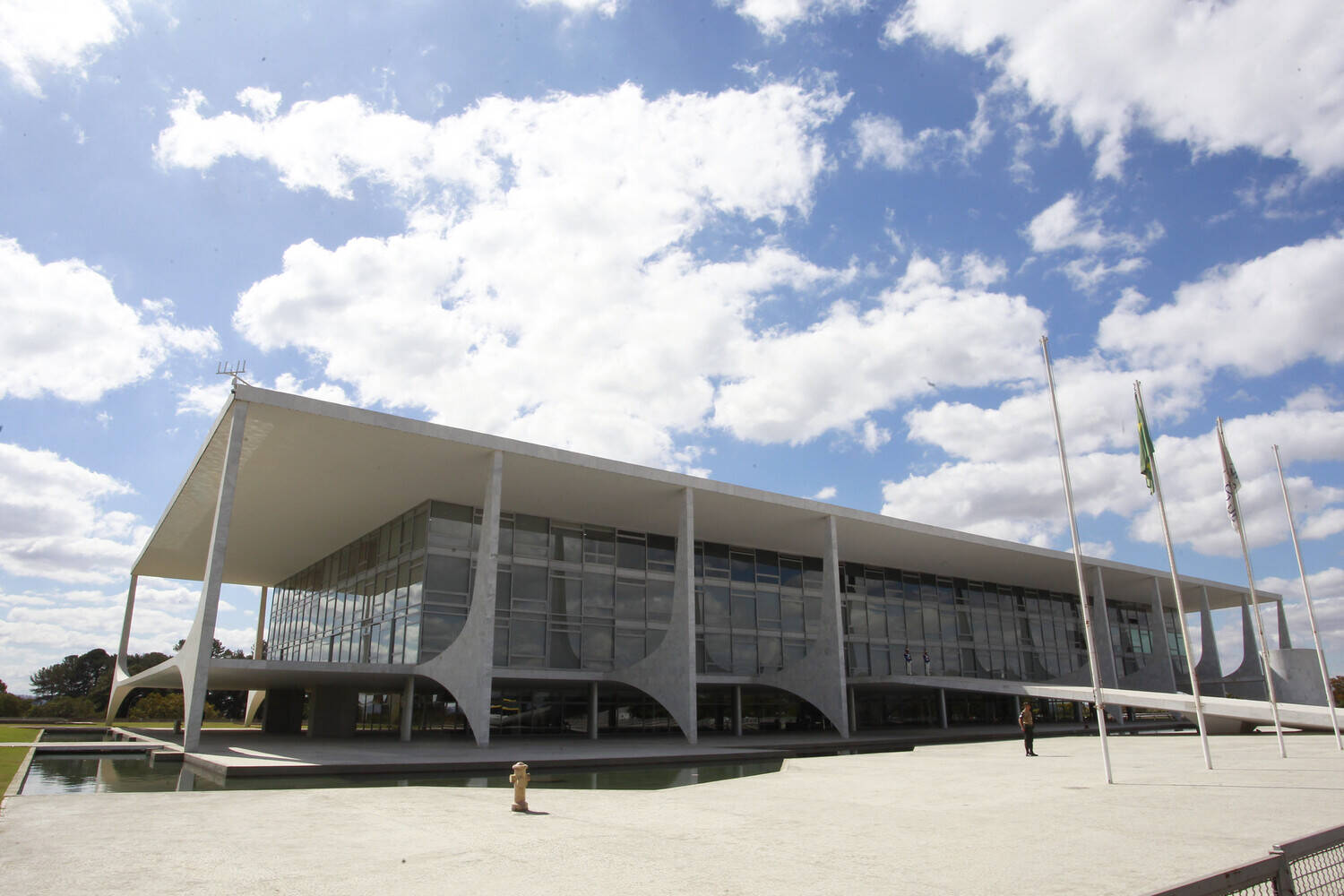 Veto presidencial à desoneração da folha não teria explicação jurídica, dizem especialistas