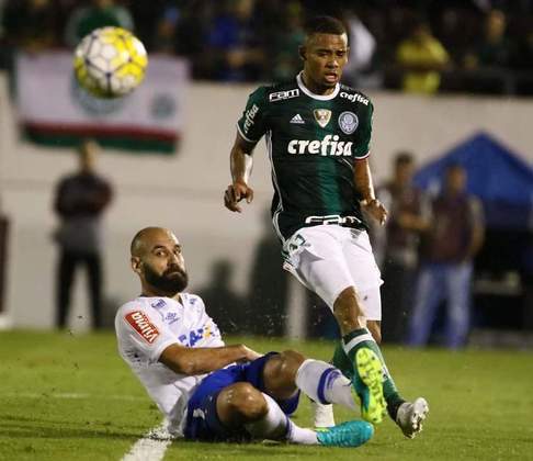 Palmeiras 0 x 0 Cruzeiro - Campeonato Brasileiro - 13/10/2016: a partida foi realizada em Araraquara por conta de um show do cantor italiano Andrea Bocelli. 