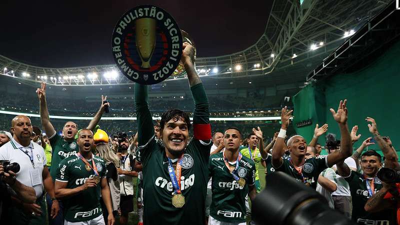 Palmeiras atropela São Paulo, vira confronto e leva título paulista