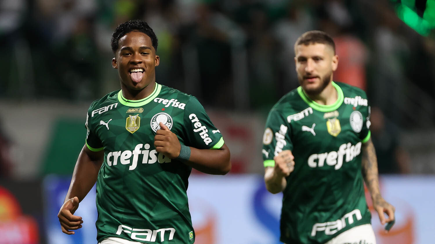 O Brasileirão 2023 chega ao fim nesta quarta-feira (6), mas vai ficar marcado na história. A competição quebrou recordes, 'destruiu' sonhos e atingiu marcas que os torcedores não presenciavam havia anos.&nbsp;Confira sete pontos que tornam esse Brasileirão um tanto quanto especial:• Clique aqui e receba as notícias do R7 Esportes no seu Whatsapp