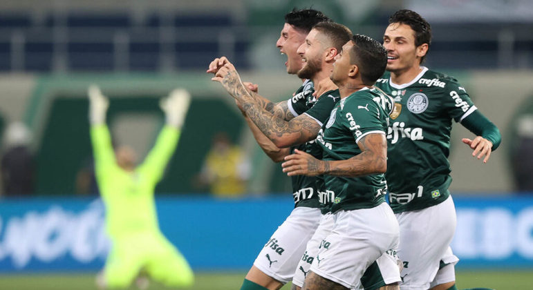 Palmeiras se impôs com intensidade, talento. O improvisado Corinthians não ofereceu resistência