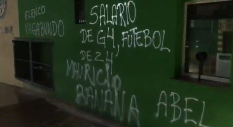 Muros do Allianz Parque, há 19 dias. Futebol é cíclico. Agora, o Flamengo mergulha na crise