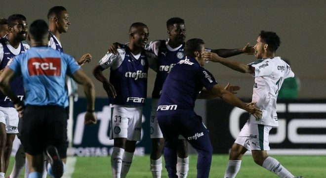 Palmeiras (3º colocado - 36 pontos - 18 jogos) - 16% de chances