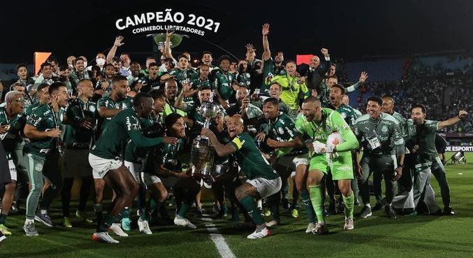 Jogadores do Palmeiras comemoram título da Libertadores 2021
