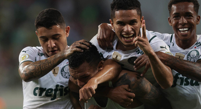 Garotos do Palmeiras passam em 'vestibular' e vão jogar últimas rodadas do Brasileirão

