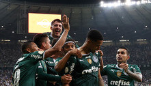 Elenco do Palmeiras festeja título do Brasileirão na concentração
