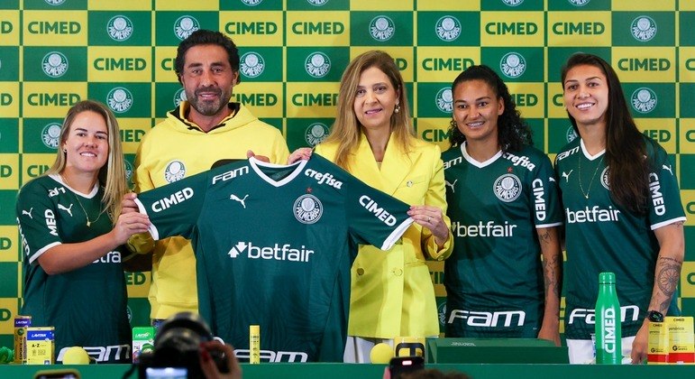 Poty renova parceria com o Palmeiras como fornecedora oficial de água  mineral ao clube - ABIR