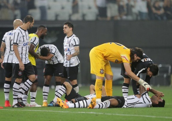 Filme Repetido Guarani Perde Mas Elimina Corinthians Da Libertadores Esportes R7 Futebol