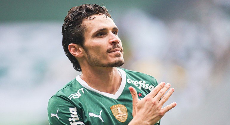 Rafael Veiga na comemoração um dos seus dois gols na vitória palmeirense