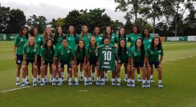Palmeiras apresenta time feminino de futebol - Cidades ...