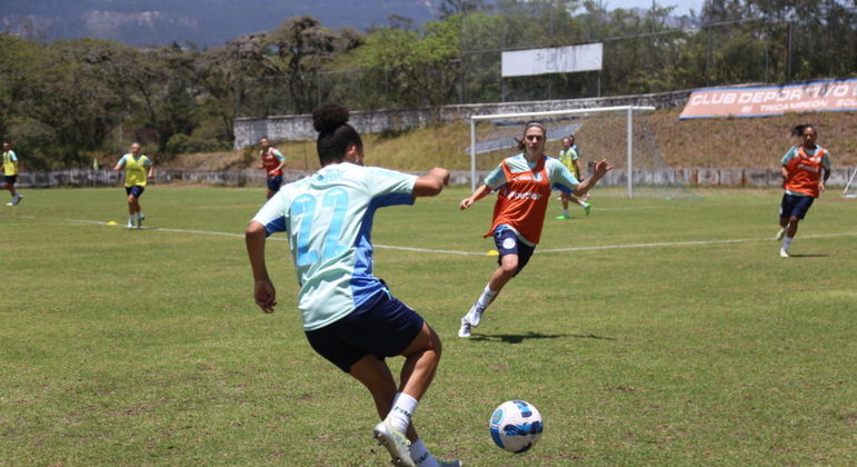 Palmeiras realiza atividades em solo equatoriano antes da estreia na Libertadores feminina