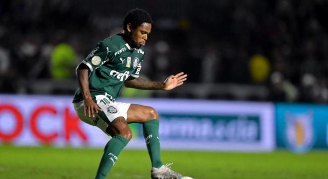 Palmeiras - Luiz Adriano: O camisa dez do Palmeiras marcou um hat-trick contra o Guaraní, do Paraguai, pela fase de grupos da Libertadores. Foram os últimos gols do Palmeiras antes da paralisação