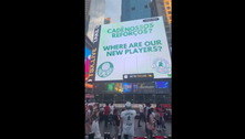 Torcida do Palmeiras inova e protesta contra Leila com telão na Times Square