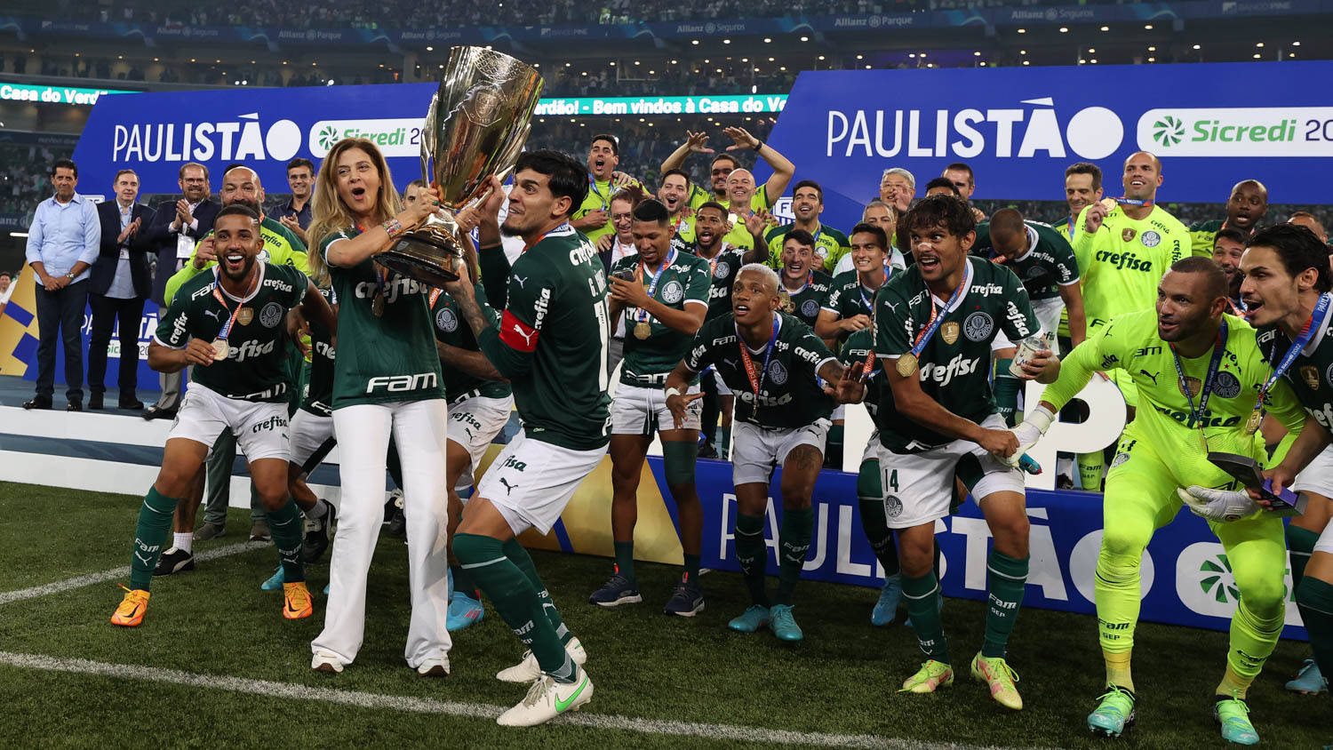 Palmeiras vence Santos e é campeão do Paulista feminino em final com  recorde de público no Allianz