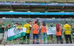 Os torcedores já começaram a entrar no estádio e ocupar as arquibancadas do Allianz Parque