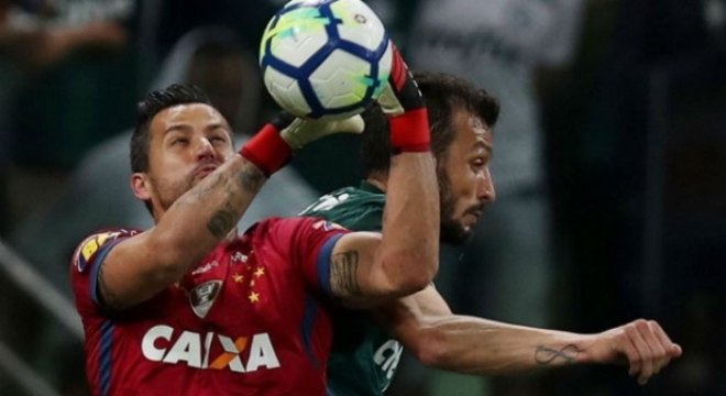 Palmeiras teve gol anulado no último lance