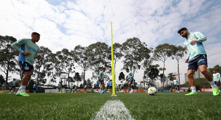 Palmeiras realiza atividade na Academia de Futebol visando o duelo diante do Fluminense no RJ