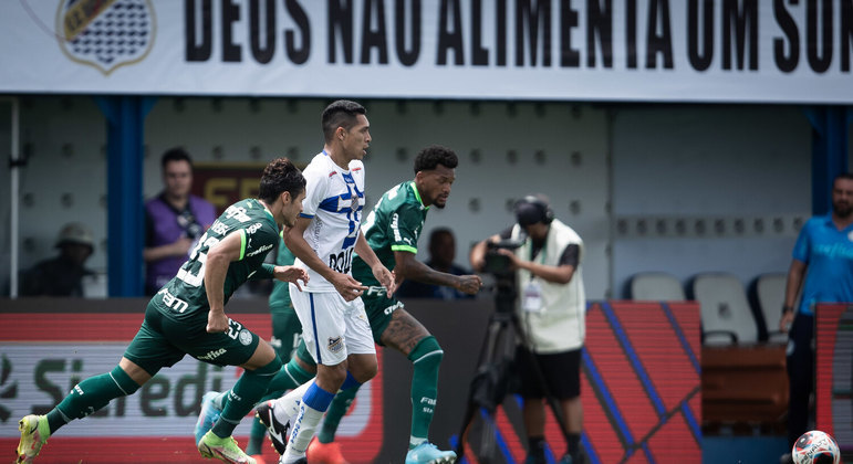 Palmeiras e Água Santa iniciam disputa pelo título do Paulistão
